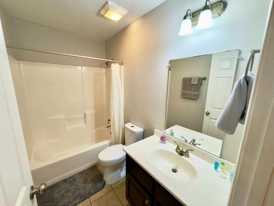 גאנטרסוויל Cozy 2 Bedroom Townhouse Near Lake And Restaurants מראה חיצוני תמונה