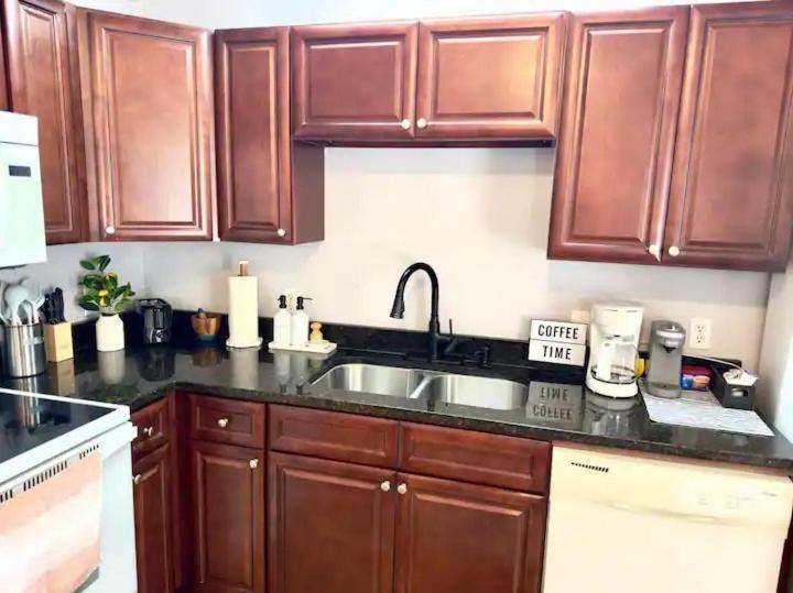 גאנטרסוויל Cozy 2 Bedroom Townhouse Near Lake And Restaurants מראה חיצוני תמונה